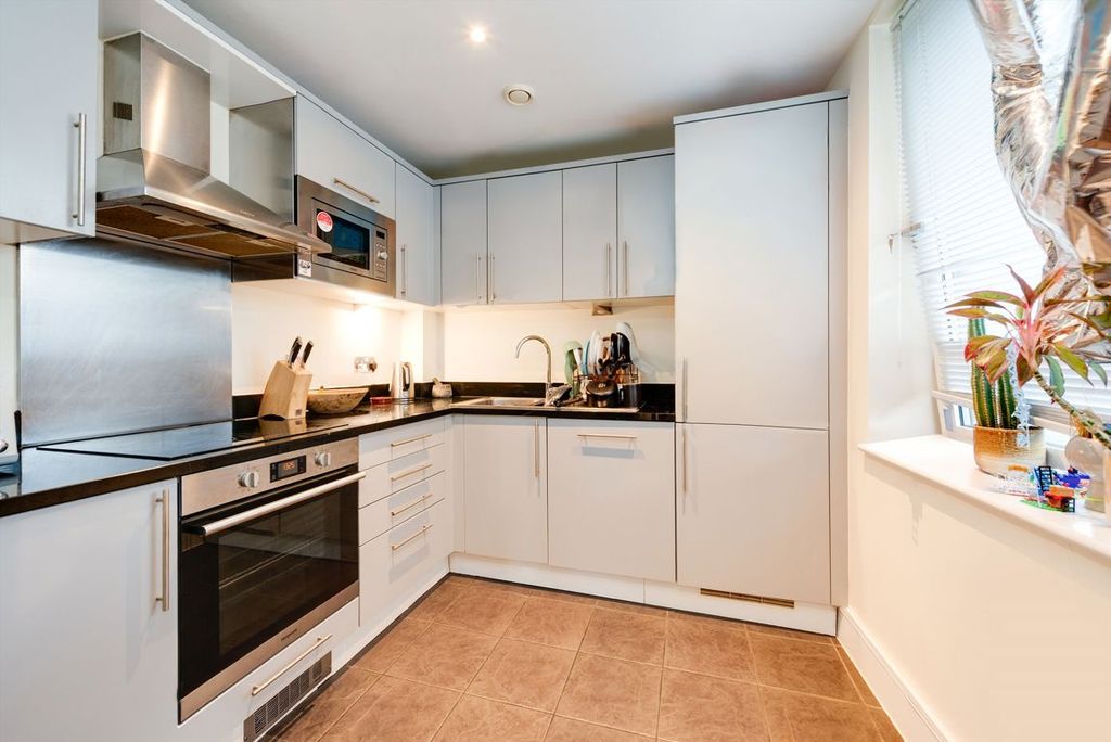 Property photo 2 of 8