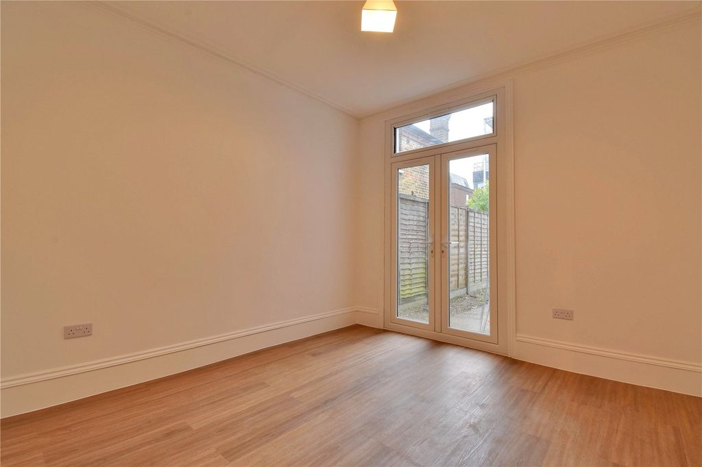 Property photo 3 of 12 Picture No. 04