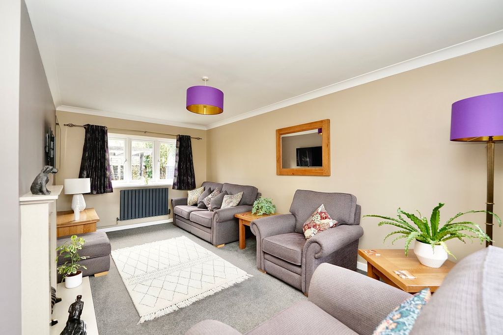 Property photo 2 of 21