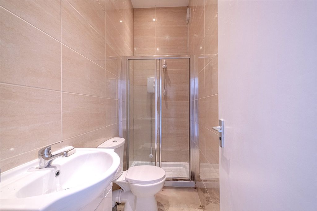 Property photo 3 of 6 Picture No. 11