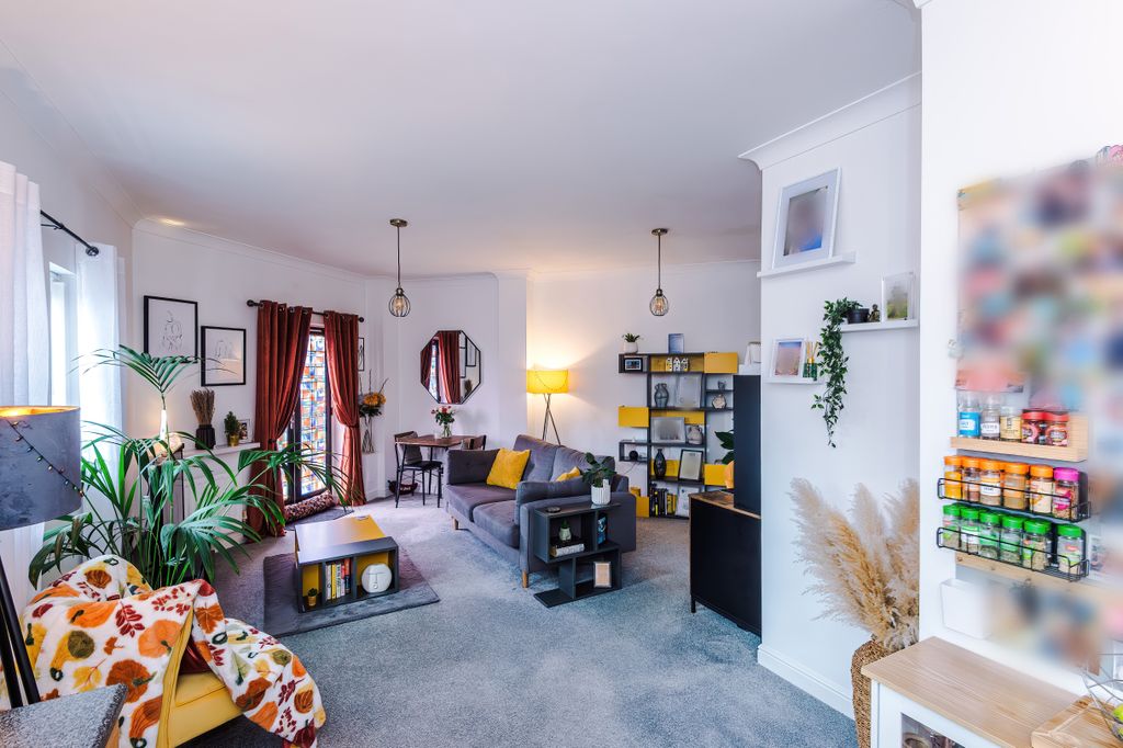 Property photo 2 of 22