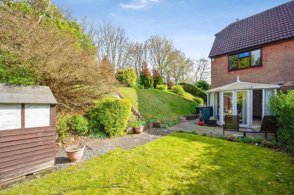 Property photo 2 of 15 Garden