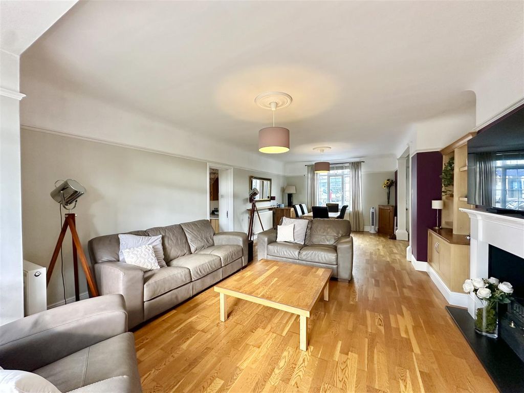 Property photo 3 of 30