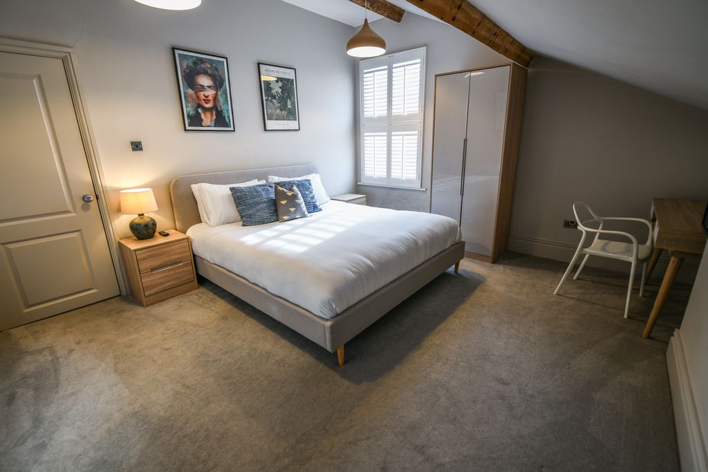 Property photo 2 of 16 Master Bedroom