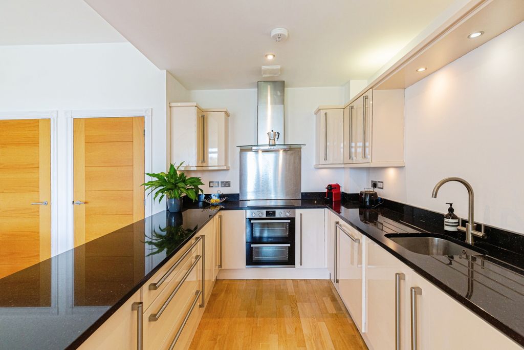 Property photo 2 of 21 Kitchen Diner