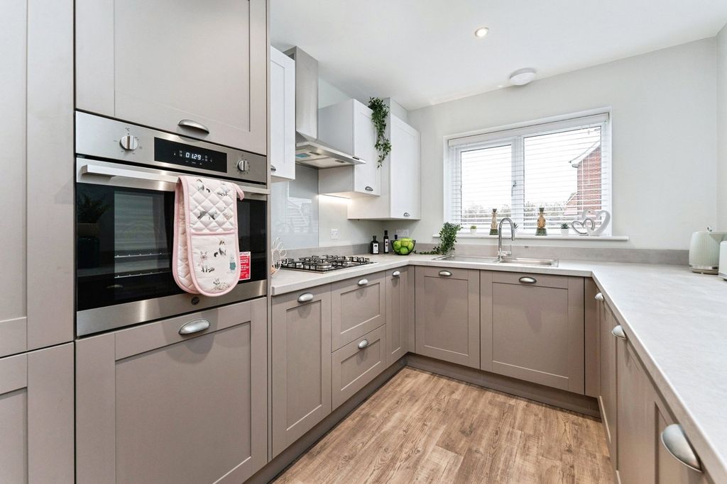 Property photo 2 of 19 Picture No. 02