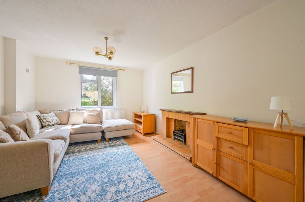 Property photo 2 of 19