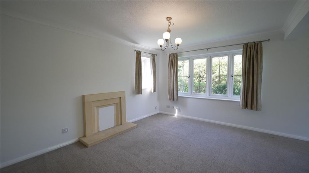 Property photo 2 of 15 Lounge/Diner