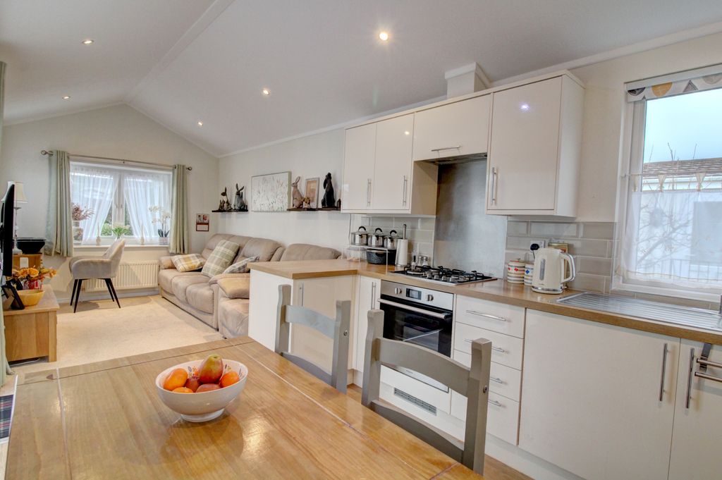 Property photo 2 of 8 Open Plan