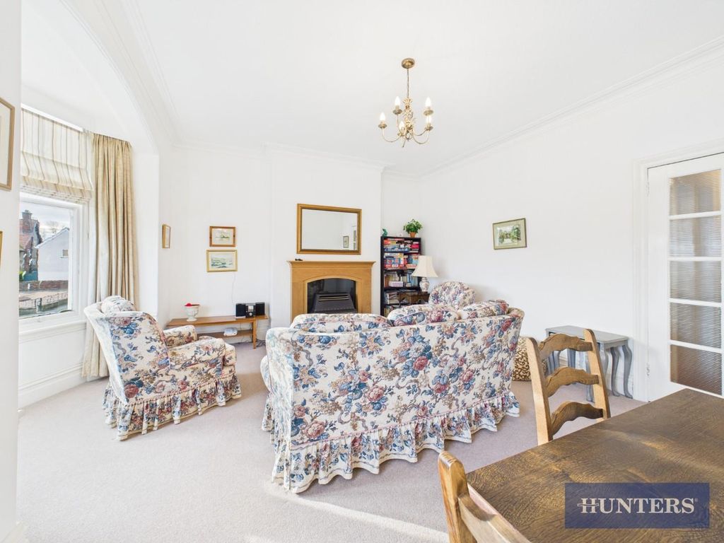 Property photo 2 of 10 Living Room