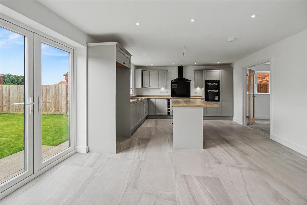 Property photo 2 of 23 Kitchen