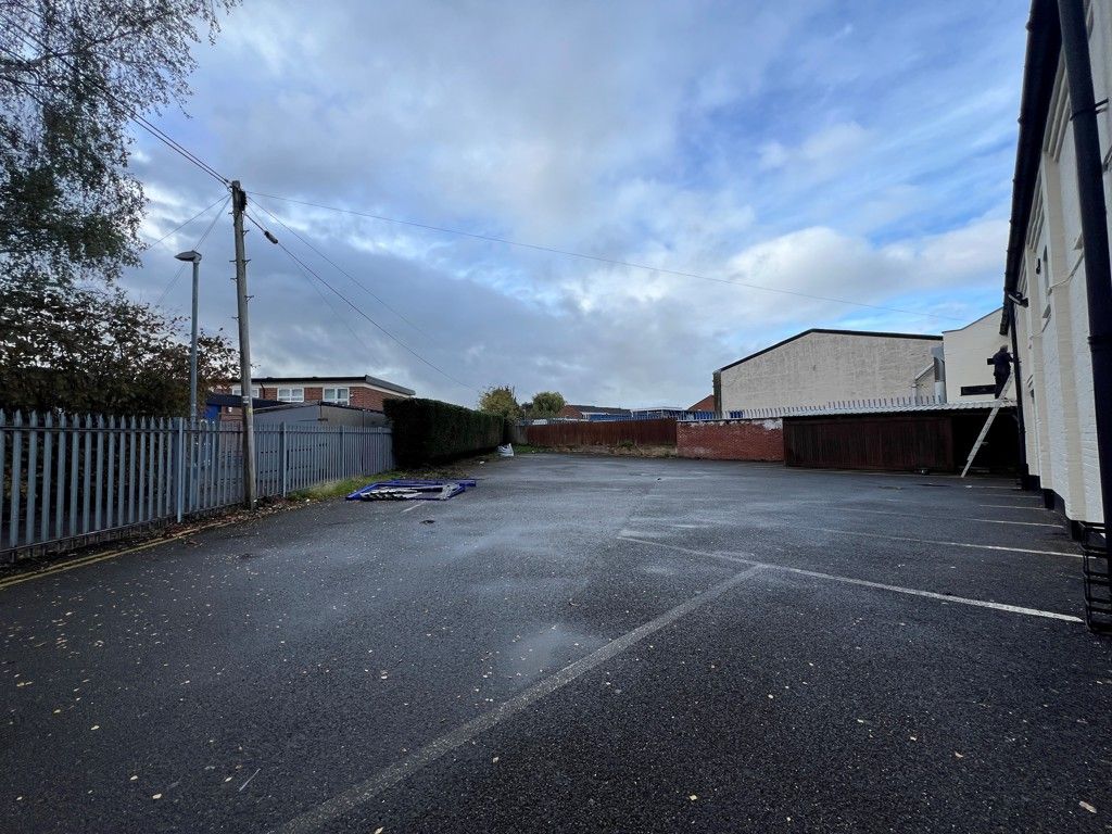 Property photo 3 of 7 Photo 4