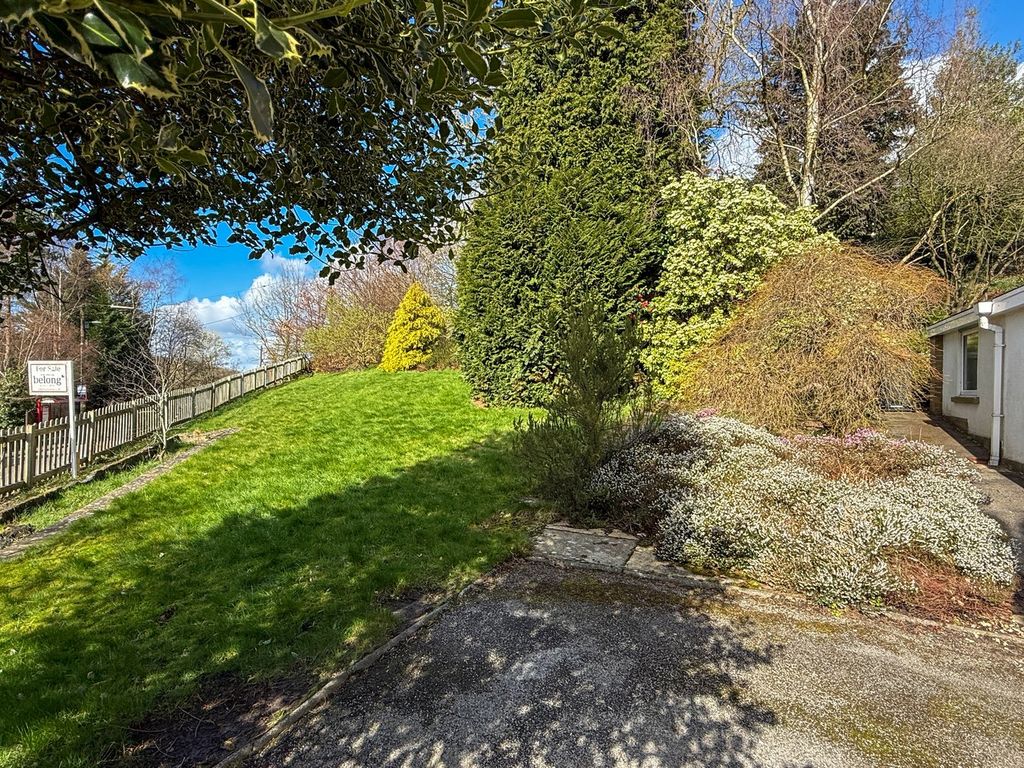 Property photo 3 of 32