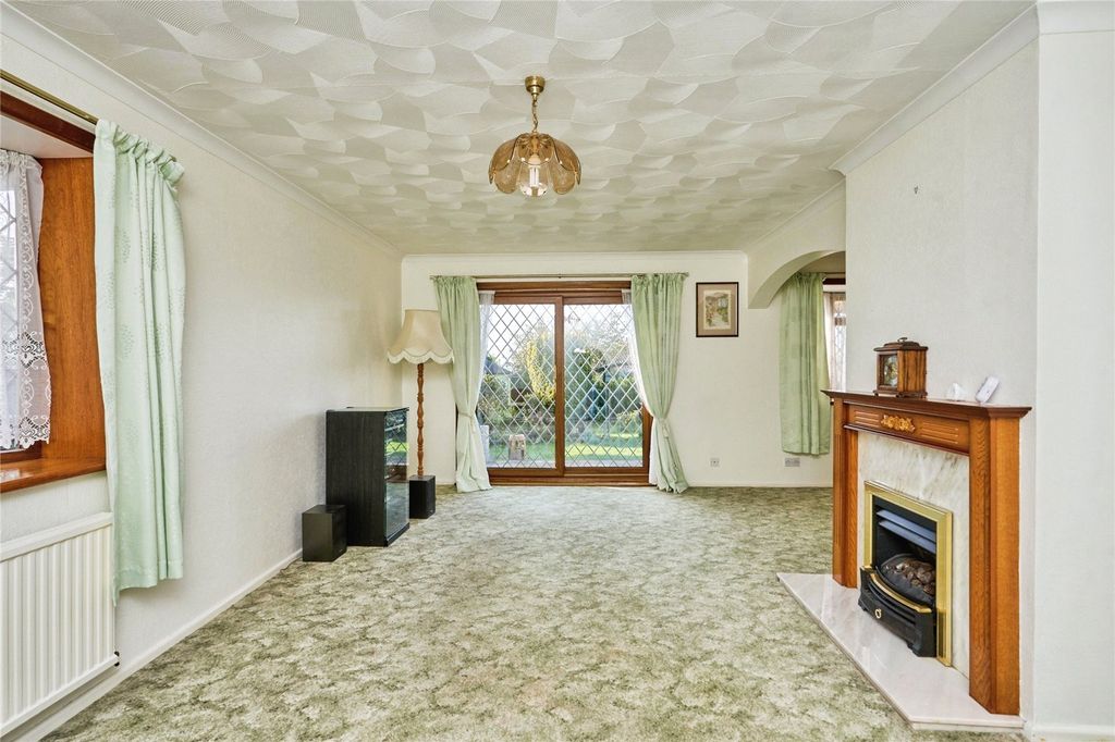 Property photo 3 of 19 Lounge/Diner