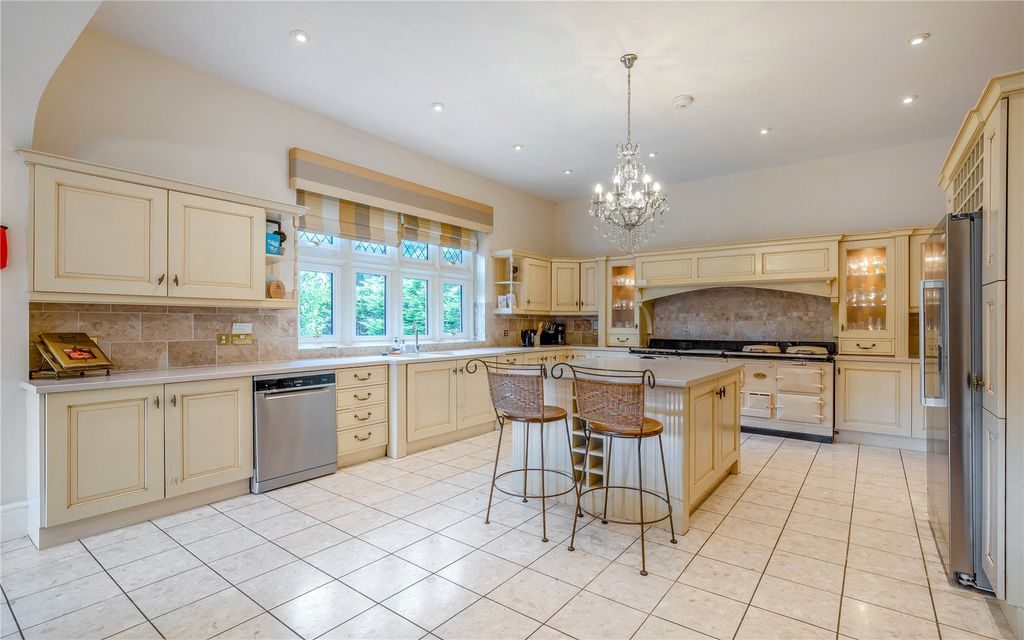 Property photo 2 of 34 Kitchen
