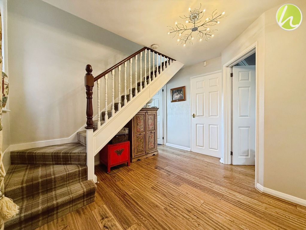 Property photo 3 of 28