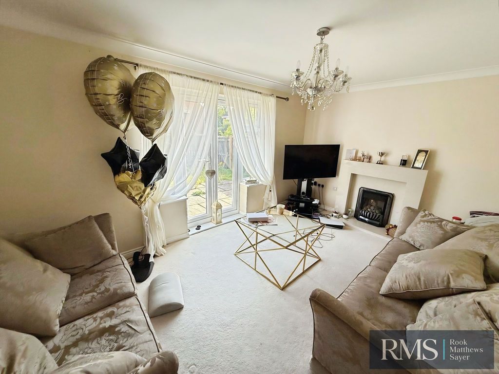 Property photo 3 of 10 Photo 11