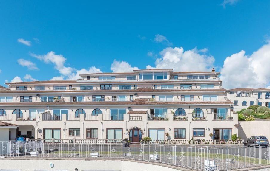 Property photo 1 of 19 LG-Apt 27 King Edward Bay View Douglas-94.Jpg