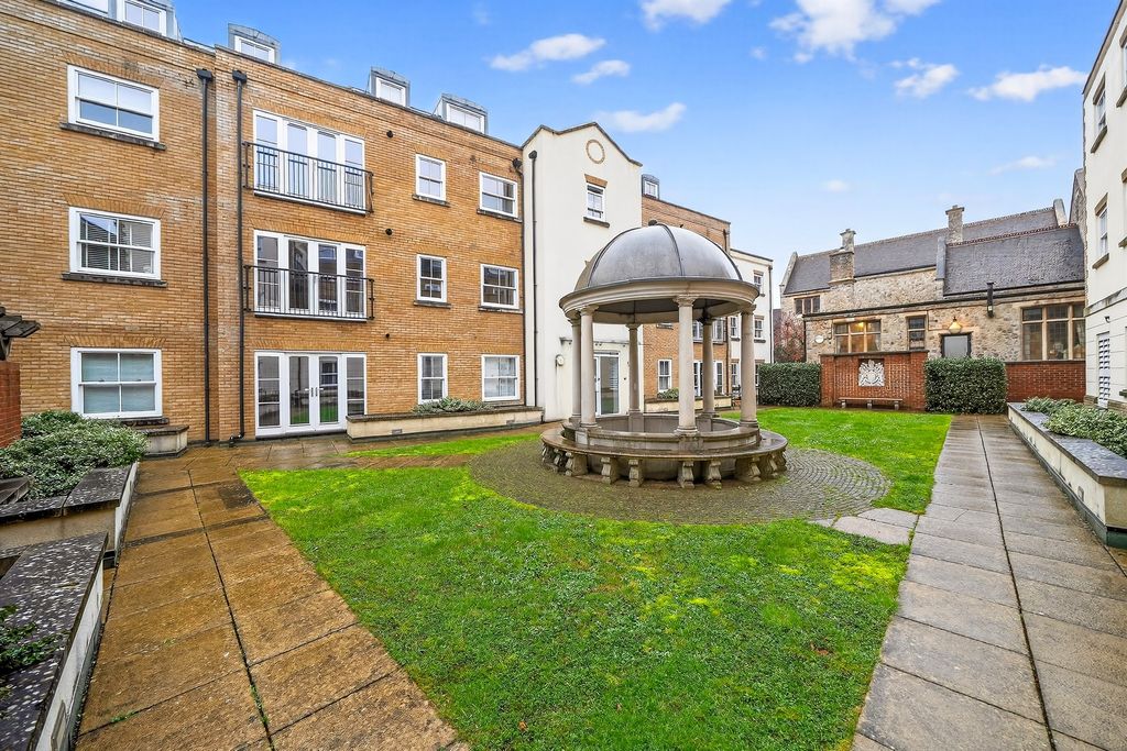 Property photo 2 of 9