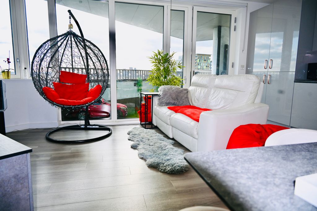 Property photo 3 of 19