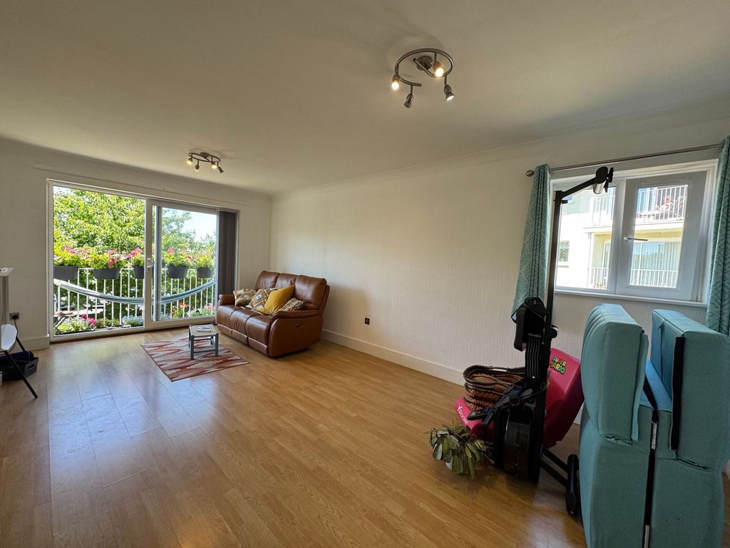 Property photo 3 of 9