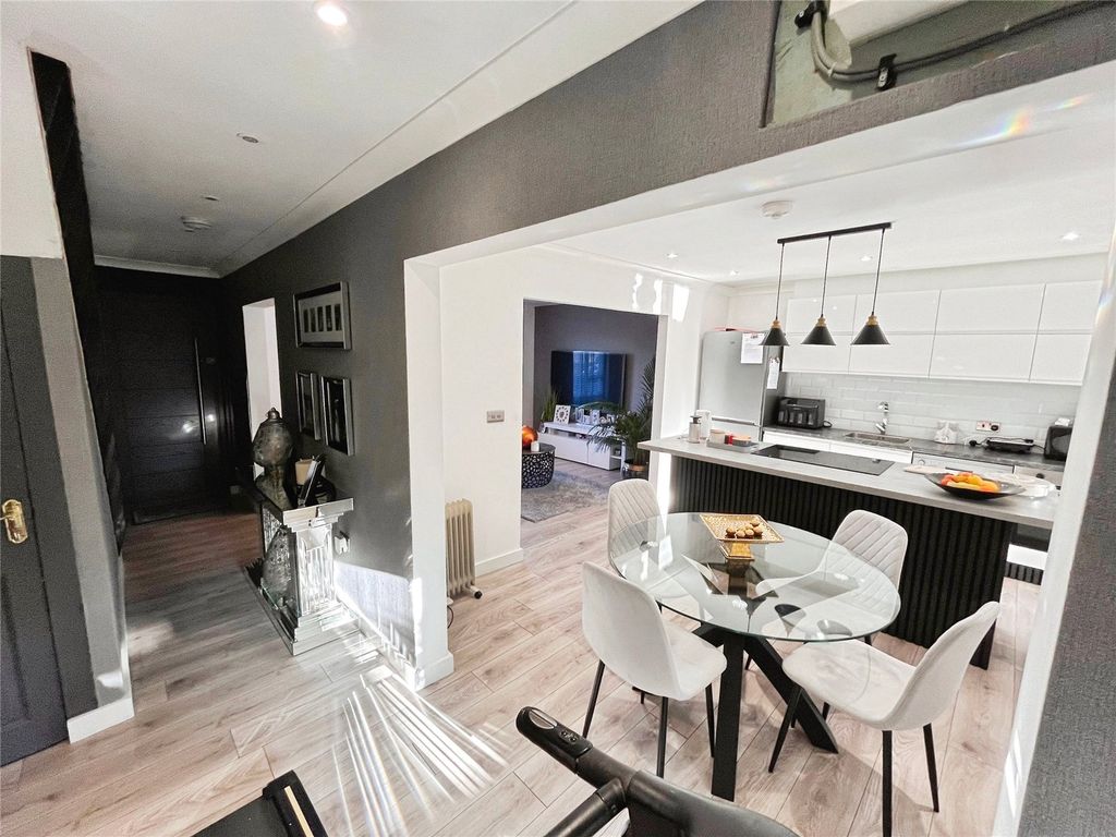 Property photo 3 of 19 Picture No. 30