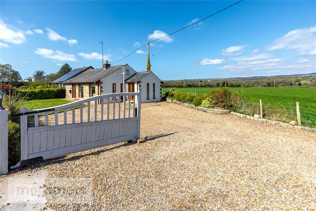 Property photo 1 of 25 External