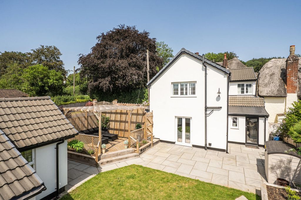 Property photo 1 of 21 Rear Garden
