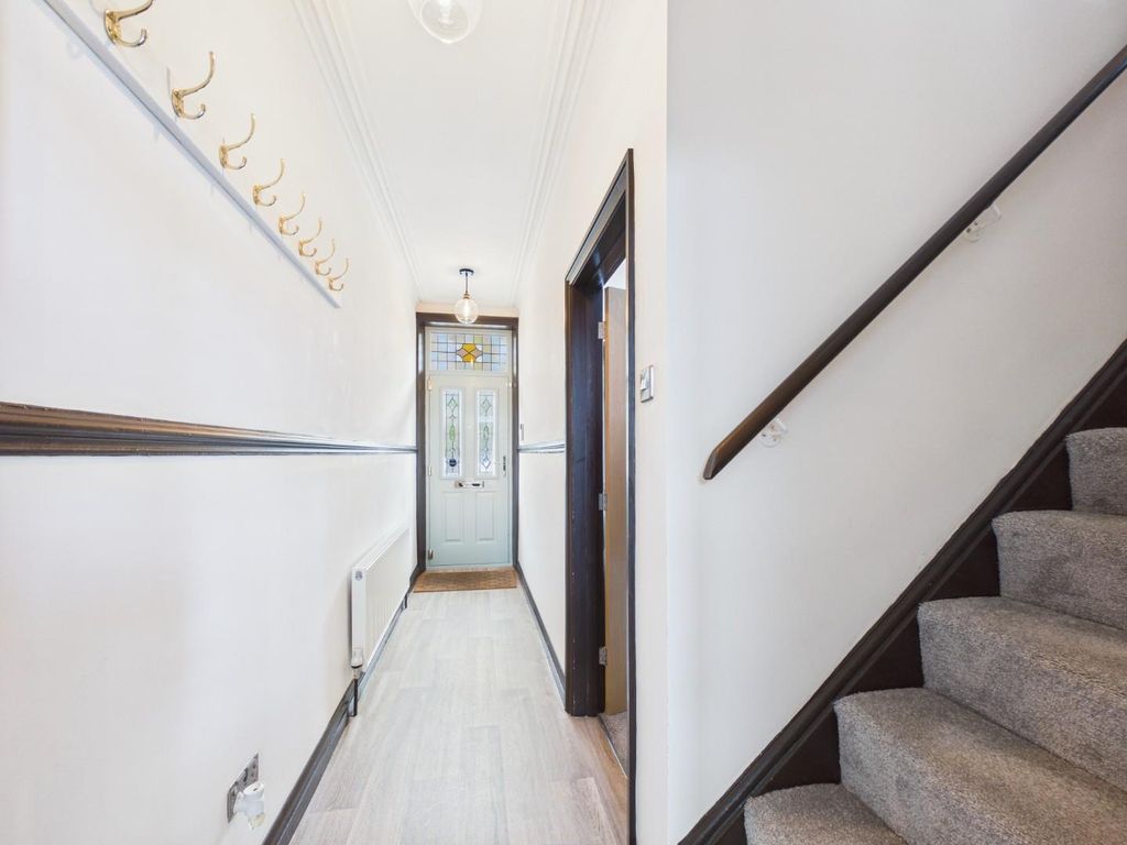 Property photo 2 of 24 Cam01268G0-Pr0457-Still001.Jpg