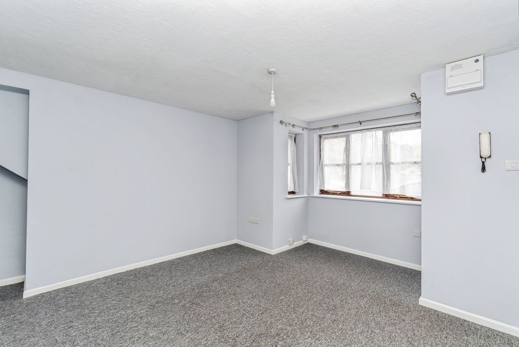 Property photo 3 of 17 Pbox-Img.Jpg