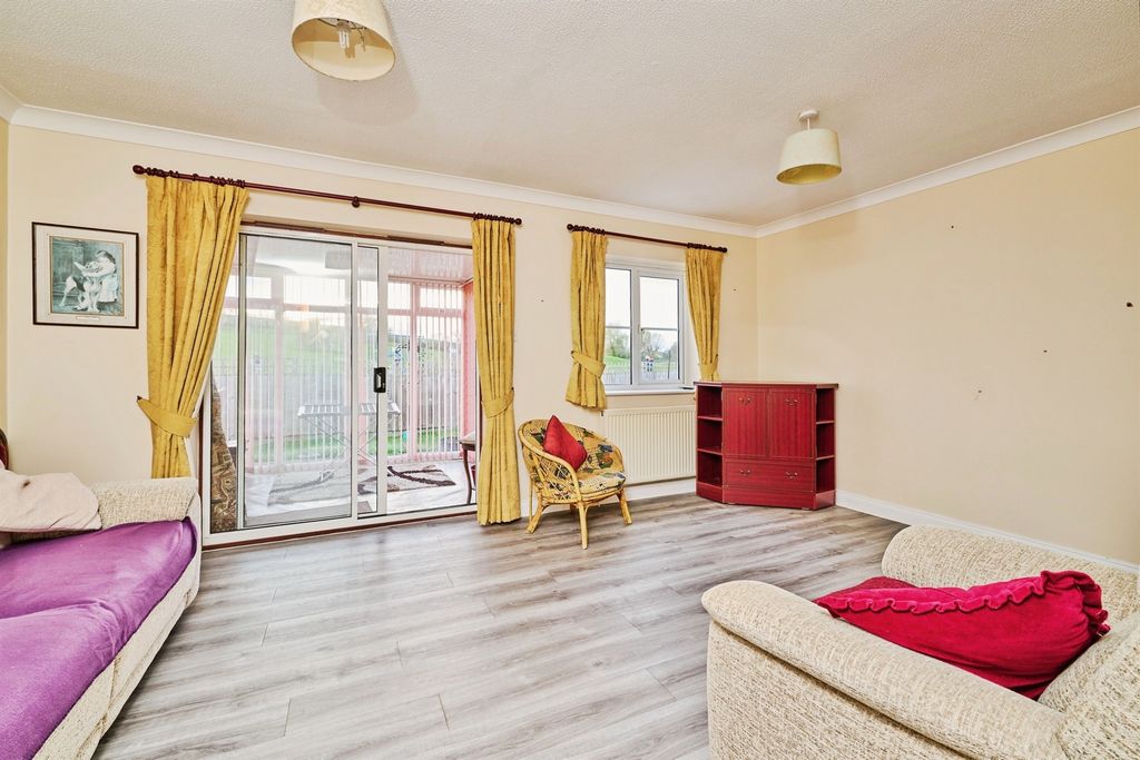 Property photo 3 of 13