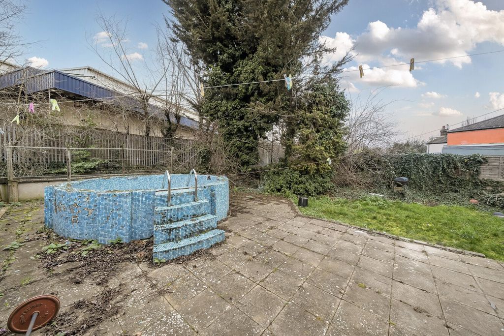 Property photo 3 of 10 Picture No. 17