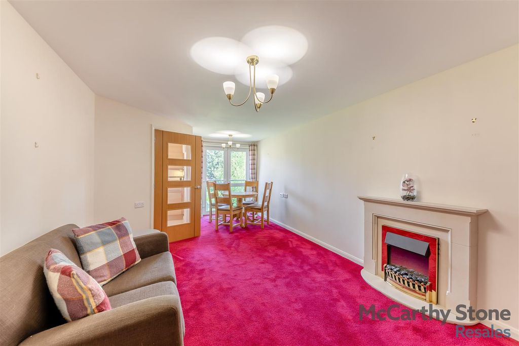 Property photo 3 of 27 8649117-Interior07.Jpg