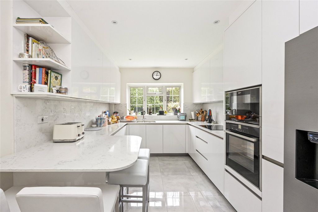 Property photo 3 of 14 Kitchen