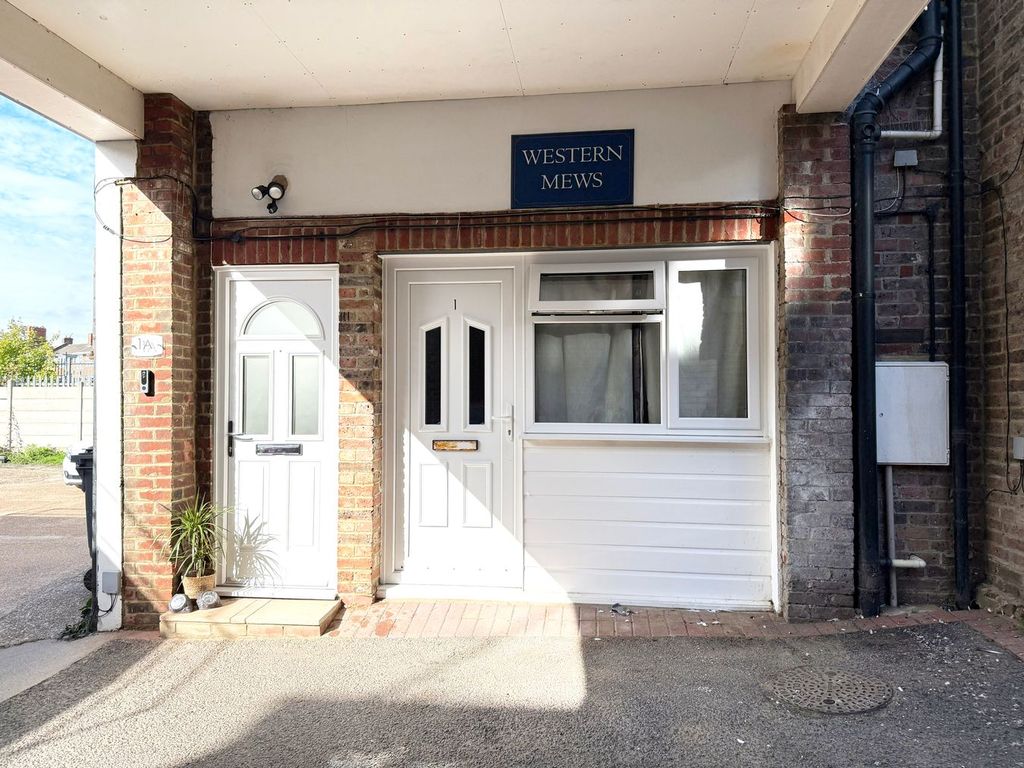 Property photo 1 of 3