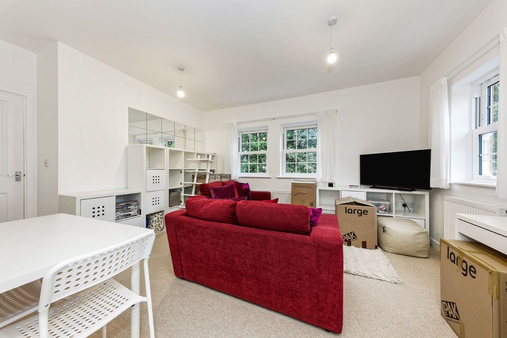 Property photo 2 of 8