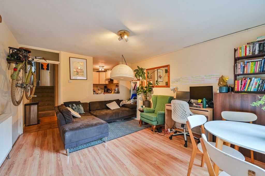 Property photo 2 of 9