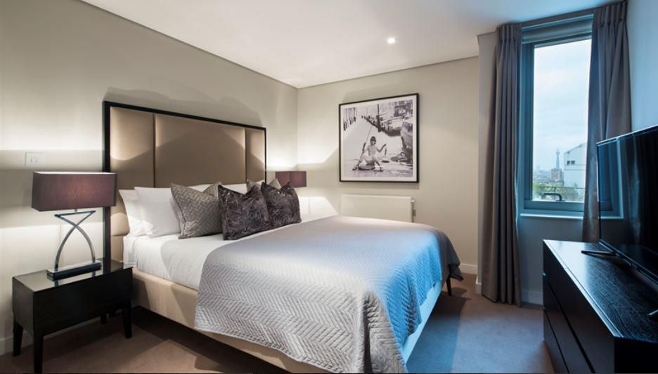 Property photo 2 of 14 Main Bed.Jpg