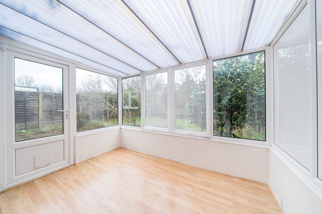 Property photo 3 of 20 1403779-10-697891...