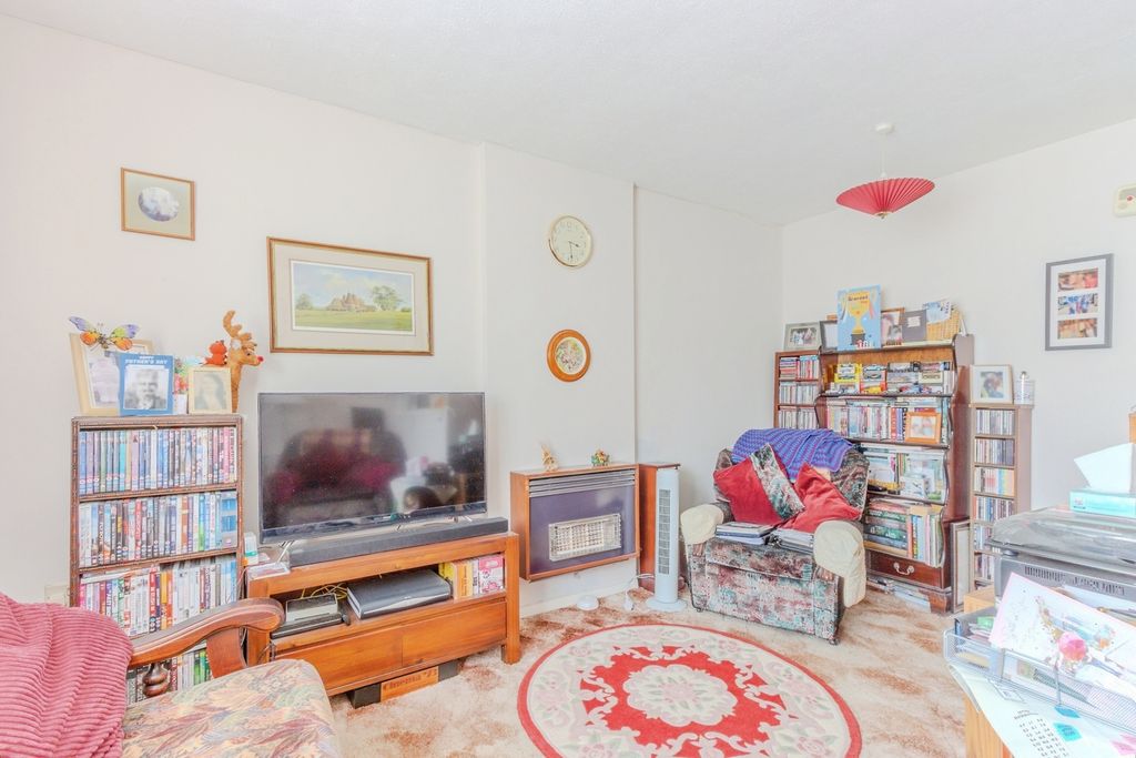 Property photo 2 of 17 Photo