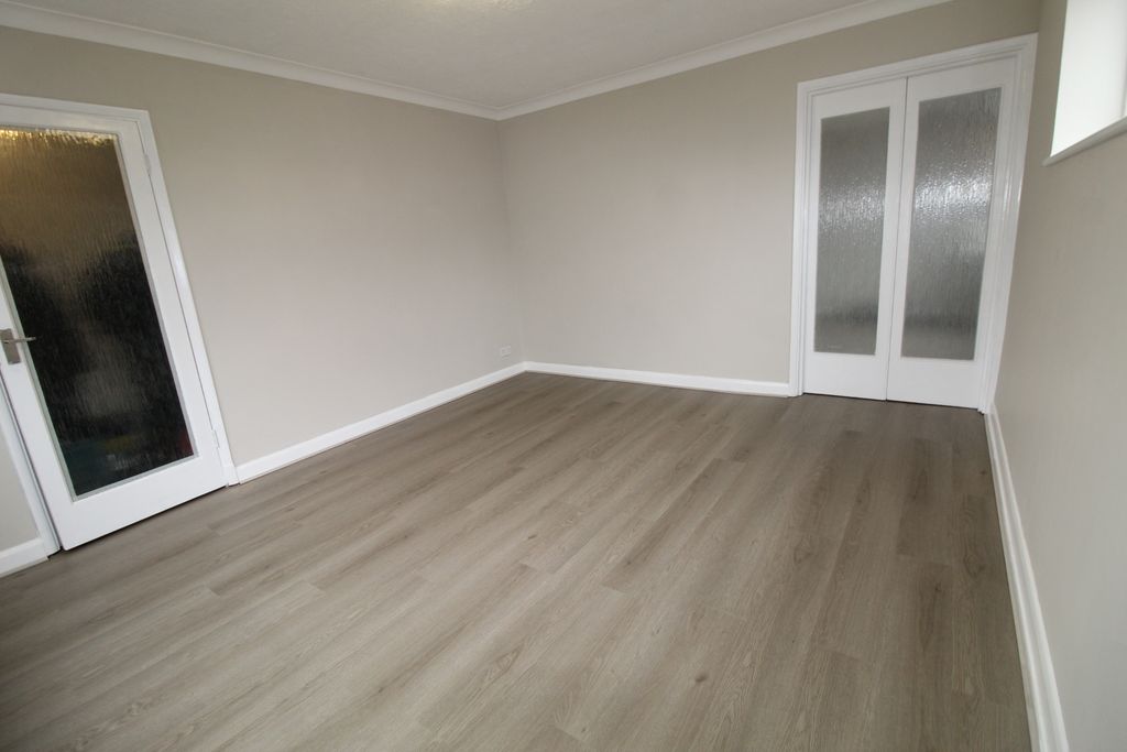Property photo 1 of 14 Newly Renovated Beautiful Four Bedroom House To Rent In Northolt