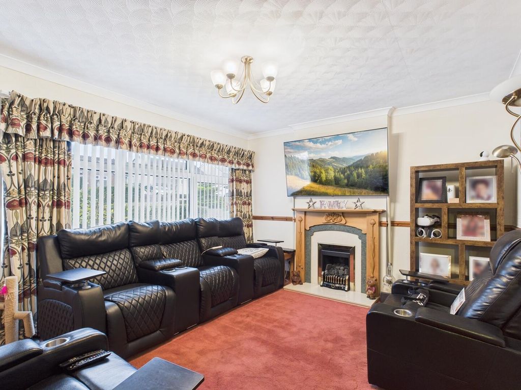 Property photo 2 of 20 Living Room