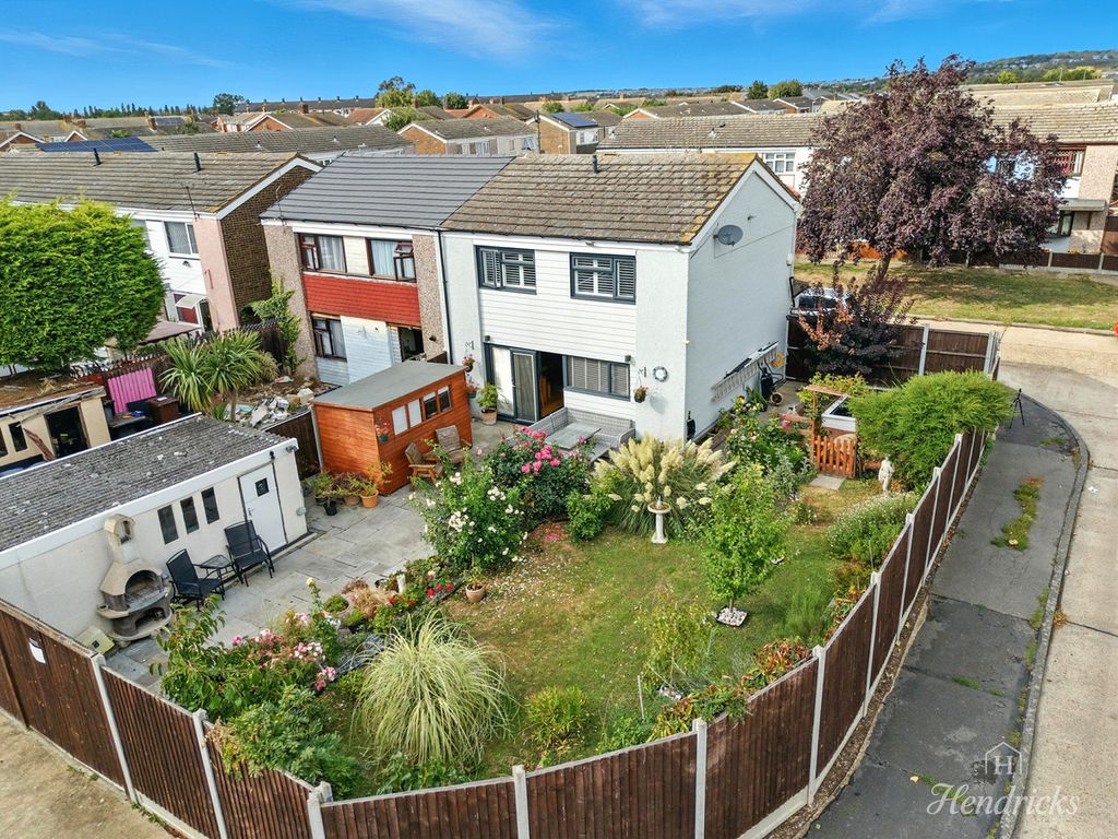 Property photo 3 of 31