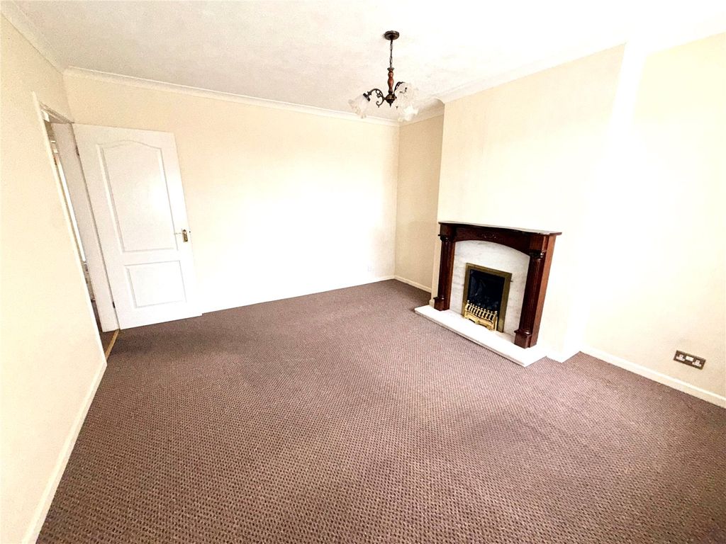 Property photo 2 of 9 Picture No. 11