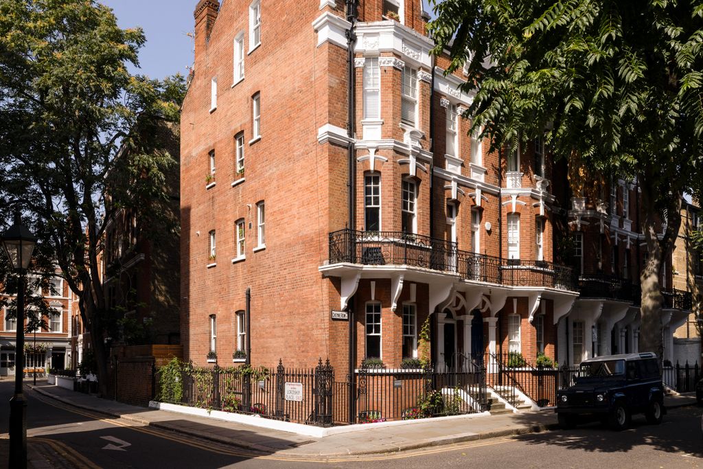 Property photo 2 of 11