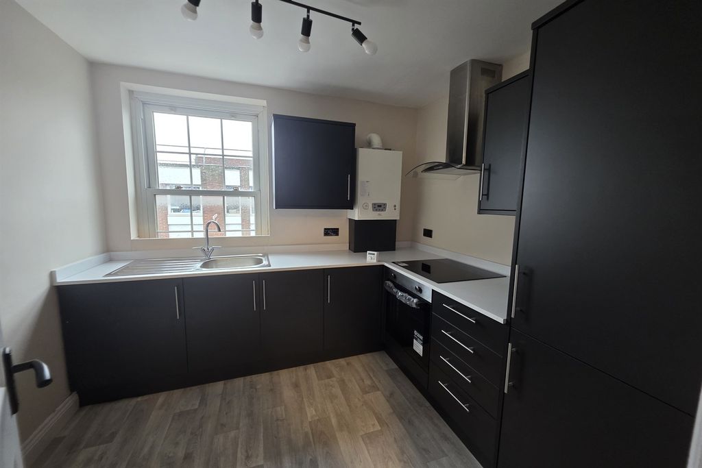 Property photo 1 of 6 (Main)