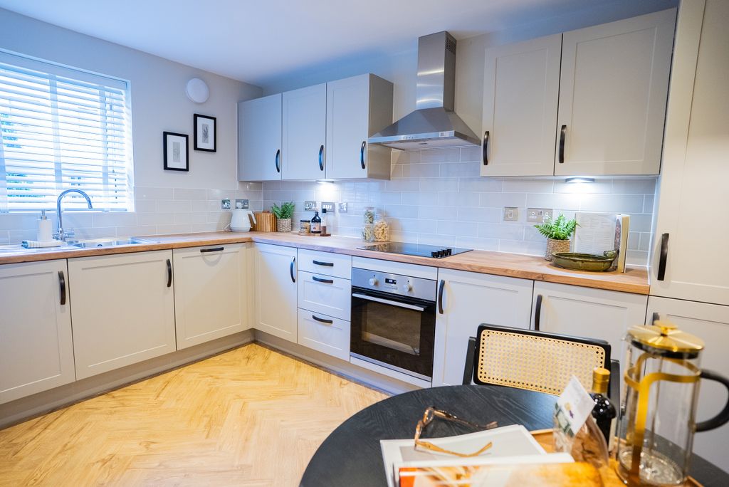 Property photo 2 of 10 Otters Reach Alder Show Home Kitchen 2