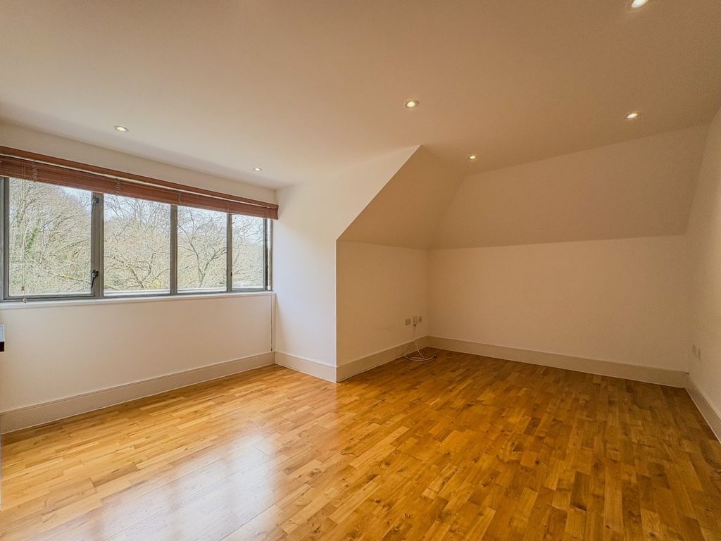 Property photo 3 of 17 4923188