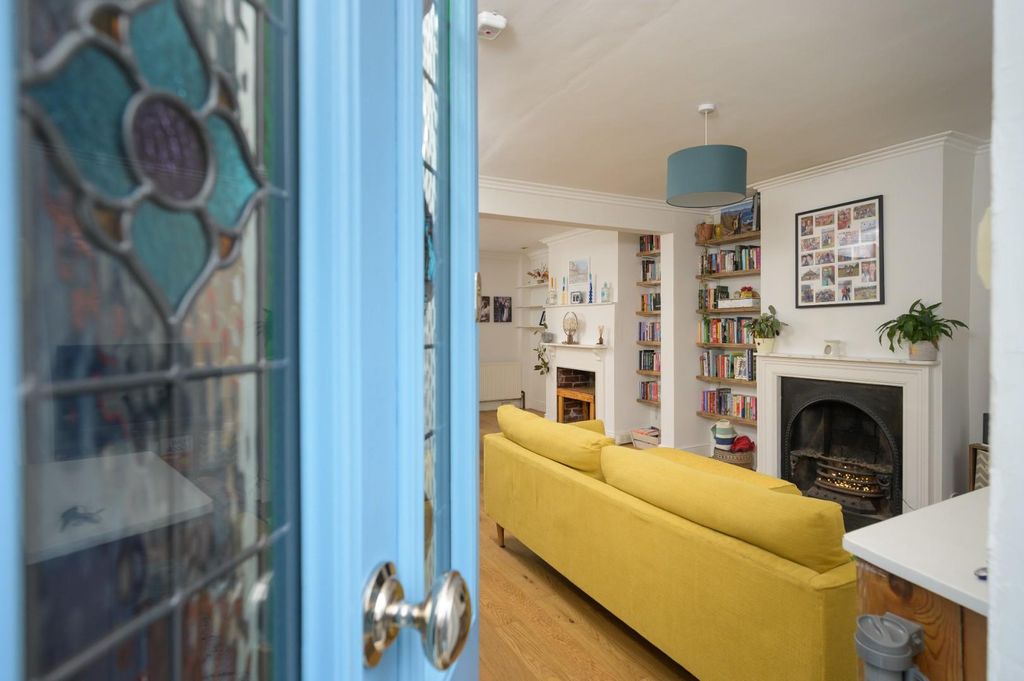 Property photo 2 of 21 Entrance.Jpg