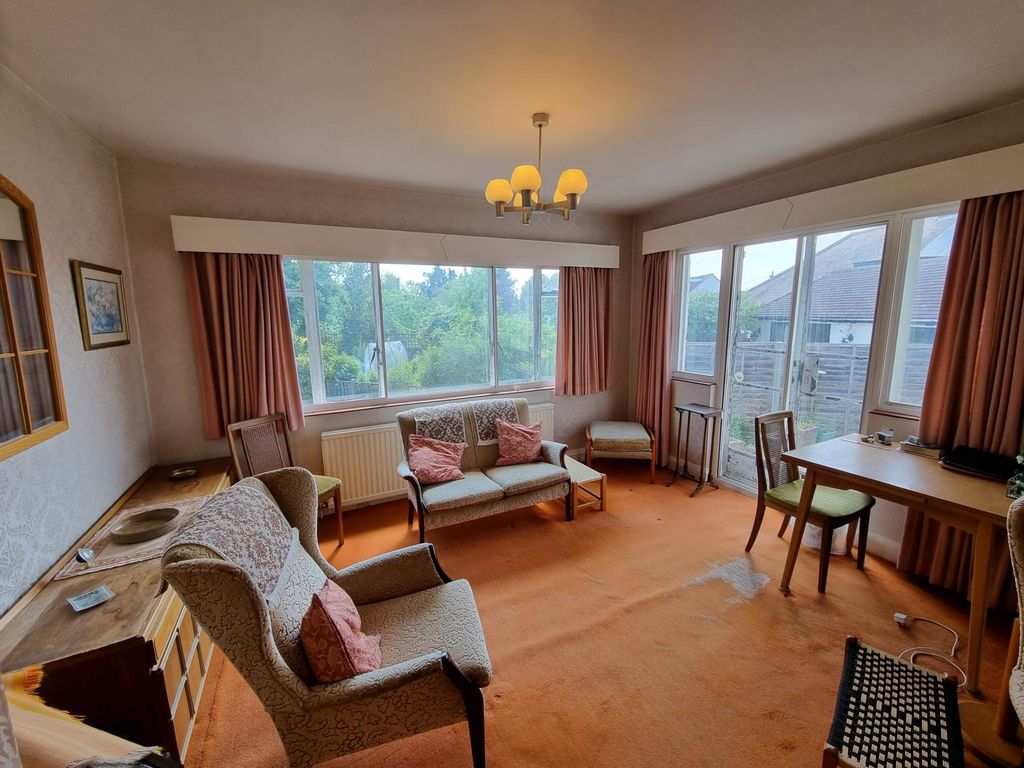 Property photo 3 of 11
